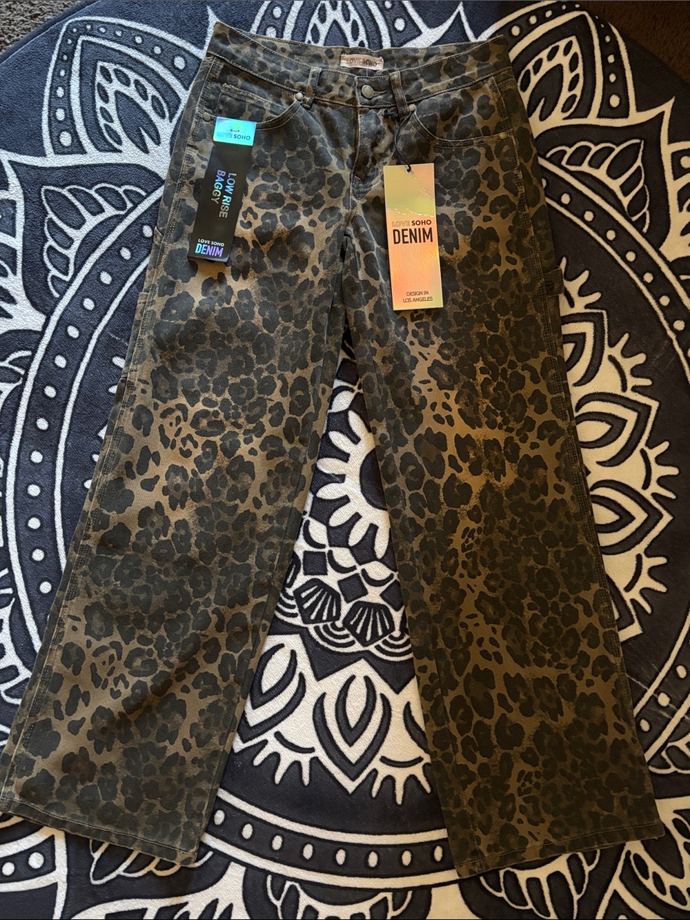 Women's Low Rise Baggy Jeans in Black Leopard